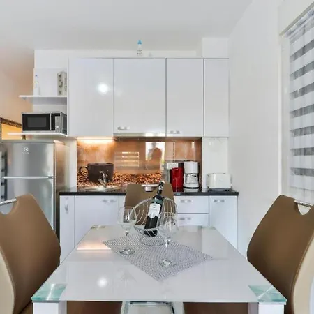 Apartmani Velic Vir Exterior photo