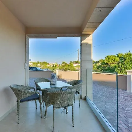 Apartmani Velic Vir Exterior photo