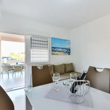 Apartmani Velic Vir Exterior photo