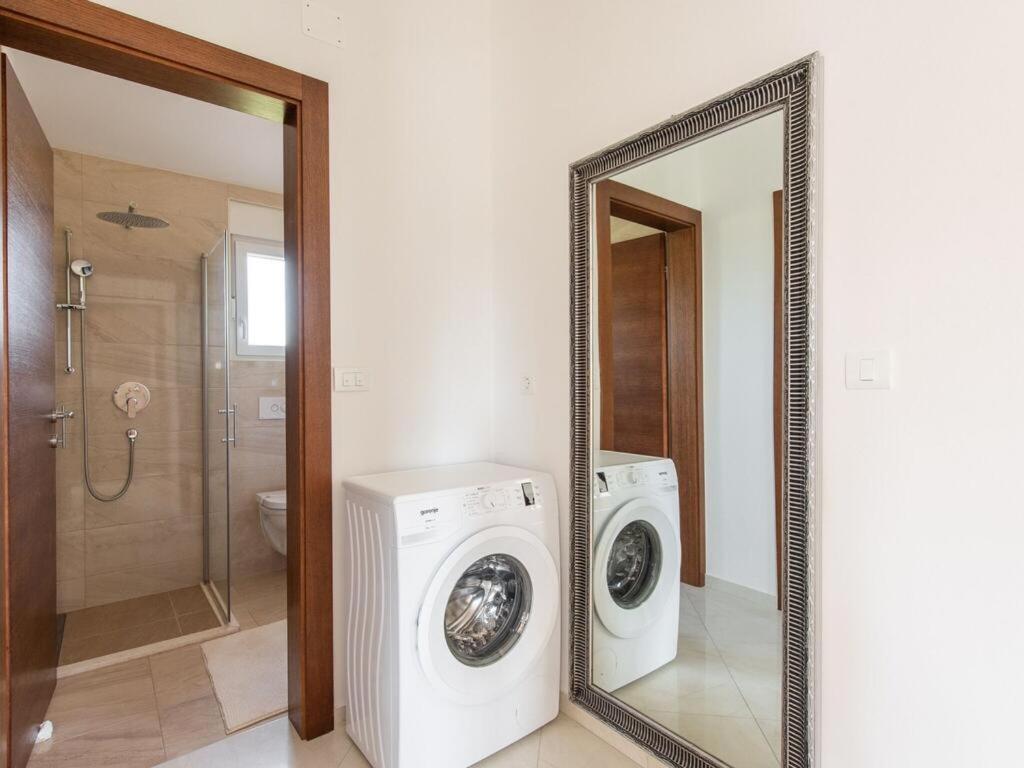 Velic Apartment Vir